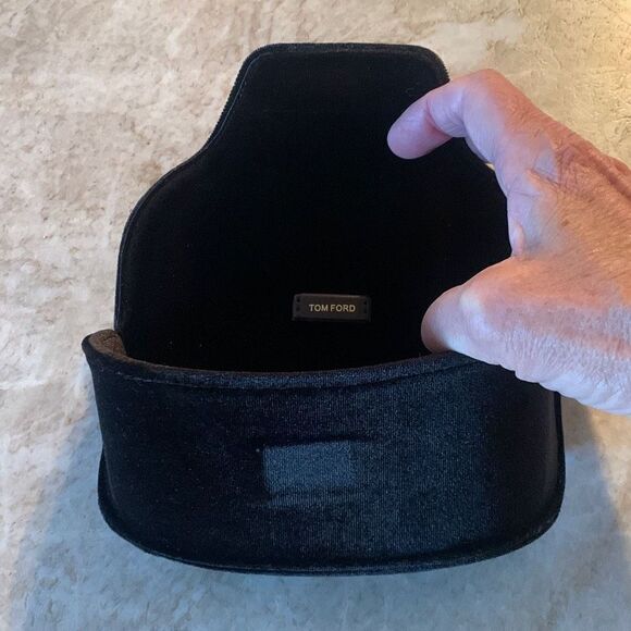 Tom Ford Accessories - TOM FORD Black Velvet Eyeglass Case